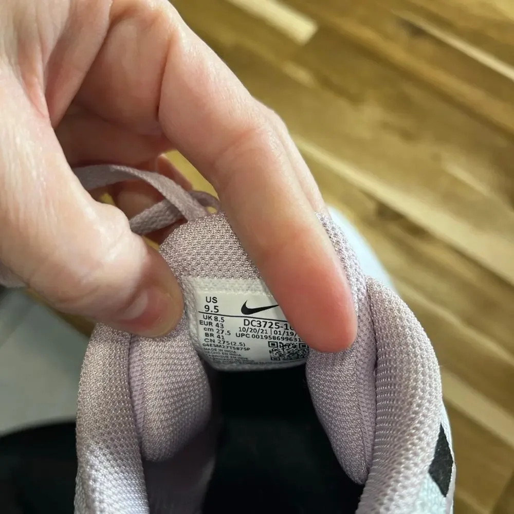 Nike purple white